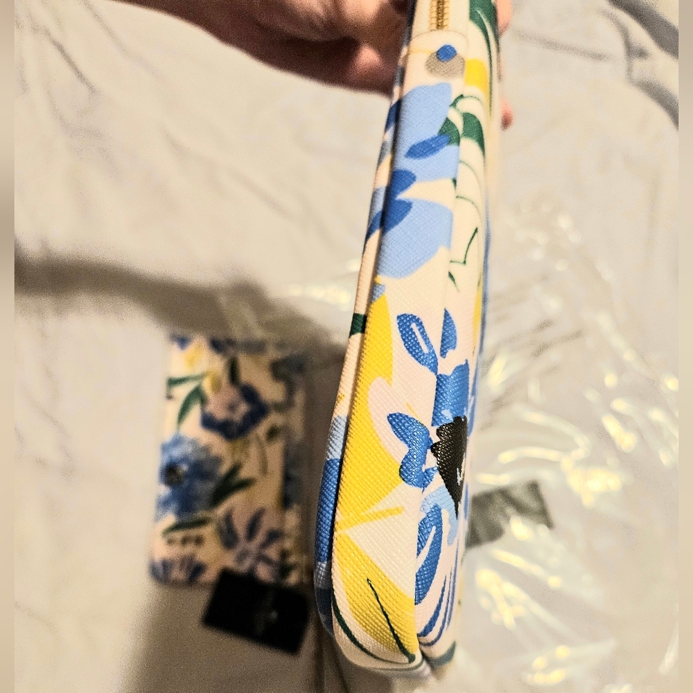 Kate Spade Wristlet OR Laptop/Tablet Sleeve, NWT - Picture 11 of 16